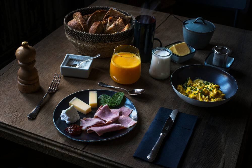 Petit déjeuner complet salé - Chambres d'hôtes le Secret Ile de Ré